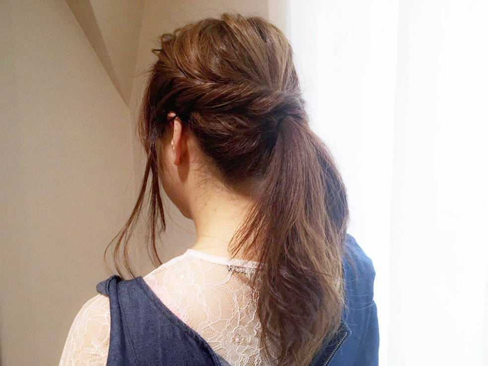 アレンジ初心者さん向けヘアアレンジ 簡単3ステップのローポニーテールスタイル 17年8月18日 エキサイトニュース