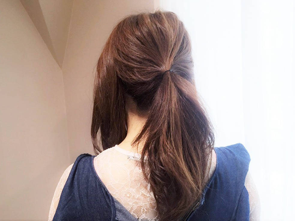 アレンジ初心者さん向けヘアアレンジ 簡単3ステップのローポニーテールスタイル 17年8月18日 エキサイトニュース