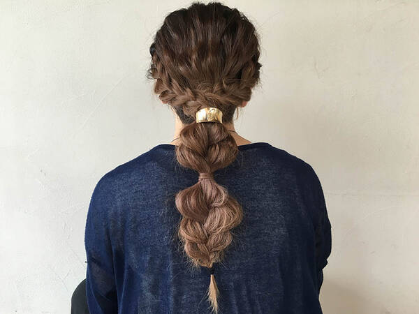 人気の波ウェーブアレンジ 編み込みと三つ編みをプラスして大人ヘアスタイルに 17年9月日 エキサイトニュース