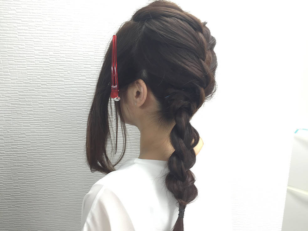 浴衣や着物 和装に似合う簡単アップヘアアレンジ 襟足にまとめた毛束がおしゃれ 17年9月28日 エキサイトニュース