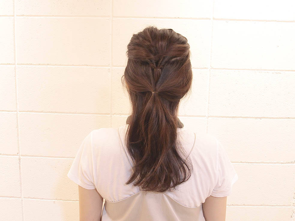 くるりんぱ フィッシュボーンでできる簡単ヘアバンドアレンジでオシャレ上級者に 17年10月25日 エキサイトニュース