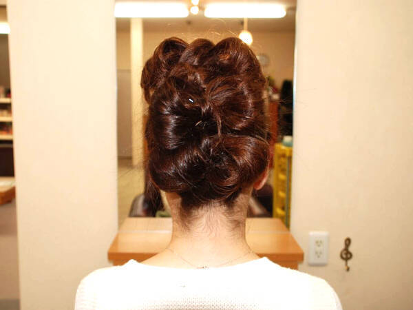 どうやってるの 可愛いリボンで周りの視線はいただき 3連リボンヘアアレンジの作り方 17年6月7日 エキサイトニュース