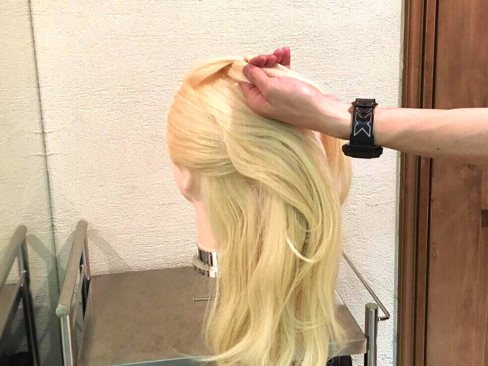 フェスやイベントで大活躍ヘアアレンジ 編み込みで作るモヒカンヘアーでクールなロック女子に 17年6月14日 エキサイトニュース