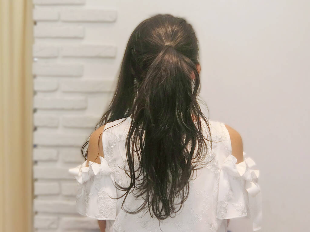 横から見てもオシャレ 三つ編みをプラスした簡単かわいいポニーテールヘアアレンジ 17年9月1日 エキサイトニュース