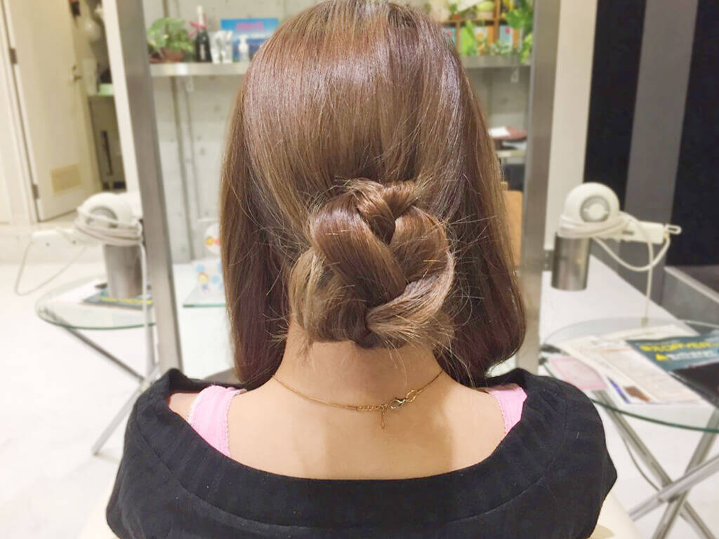 秋のしとやかレディになりましょう 三つ編みシニヨンヘアの作り方 17年10月24日 エキサイトニュース