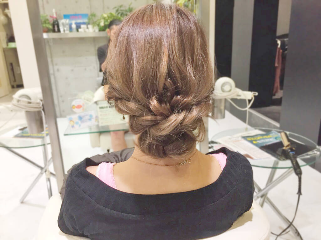 秋のしとやかレディになりましょう 三つ編みシニヨンヘアの作り方 17年10月24日 エキサイトニュース