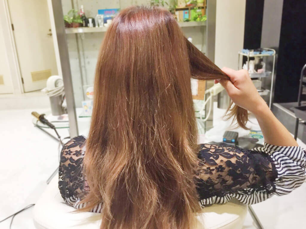 朝の時短ヘアアレンジ 片側にある編み目が可愛い 編み込み風 ヘアアレンジ 17年12月13日 エキサイトニュース
