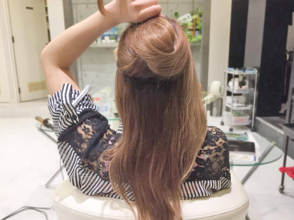 髪をねじってつくるハートモチーフのガーリーヘアでとびっきりキュートに 17年12月29日 エキサイトニュース