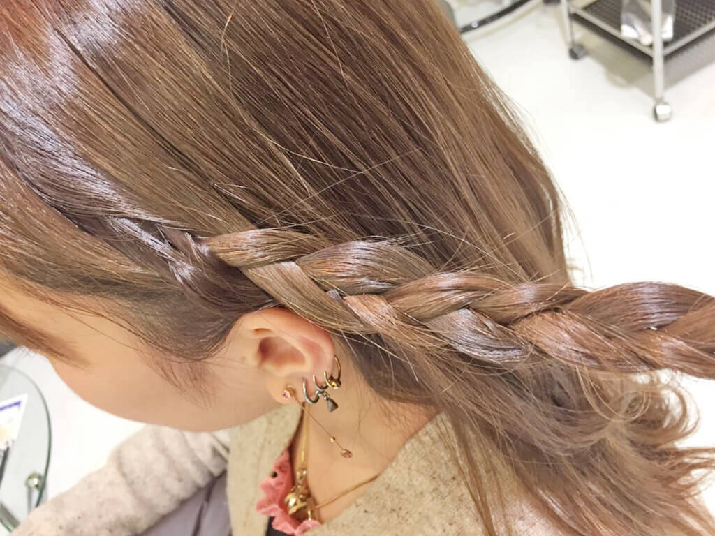 三つ編みハーフアップをマスターしよう 簡単ヘアアレンジで大人かわいいスタイルに 18年1月日 エキサイトニュース