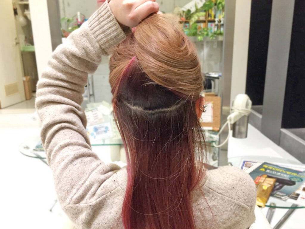 忙しい人のための簡単ヘアアレンジ オフィスでも使えるアレンジ玉ねぎヘア 18年2月23日 エキサイトニュース