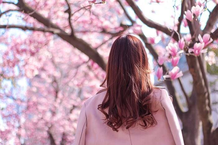 春のアウターはいつから着るのが正解 肌寒い日におすすめの技 19年4月10日 エキサイトニュース