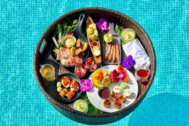 とてもフォトジェニック。【ANAインターコンチネンタル石垣リゾート・ベイウイング】プールに浮かべる贅沢アフタヌーンティー