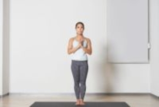 「最近、体が重い…」を今すぐリセット。１日１分【全身の巡りを目覚めさせる】簡単ポーズ