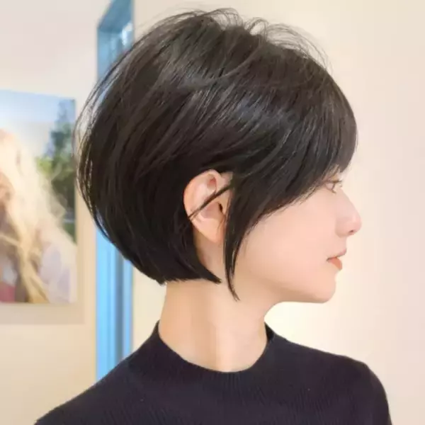 「骨格にマッチしたシルエット作りが鍵。大人のおしゃれに差が付く【きれいめショートヘア】」の画像