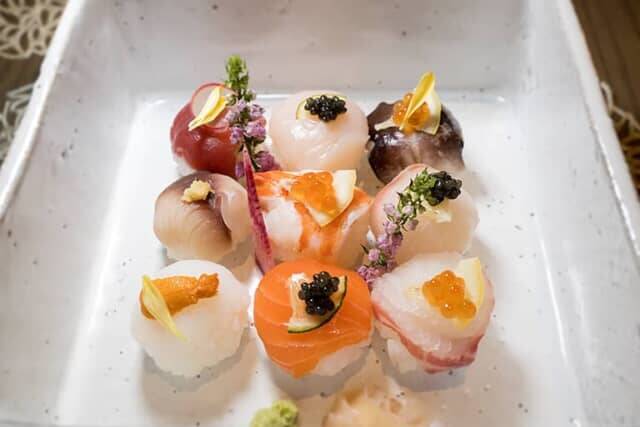 築92年の元小学校でいただくカラフルな手まり寿司。【ザ･ホテル青龍 京都清水】の京料理はビジターも利用可