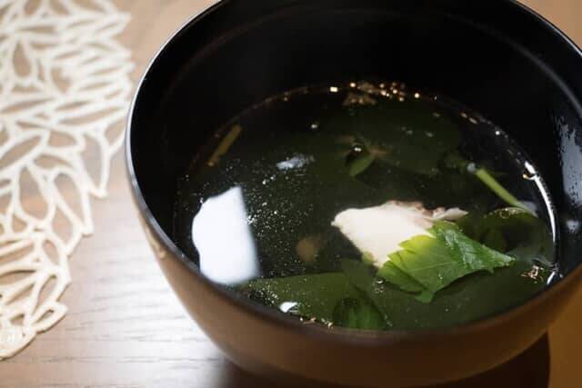 築92年の元小学校でいただくカラフルな手まり寿司。【ザ･ホテル青龍 京都清水】の京料理はビジターも利用可