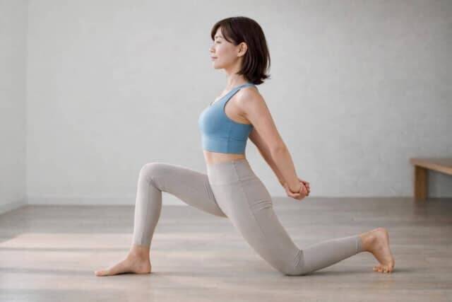 背中が変わると見た目印象も変わる。１日５回「姿勢から整える」肩甲骨はがし習慣