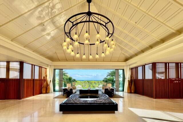 客室でラウンジ気分。期間限定【ANAインターコンチネンタル石垣リゾート・ベイウイング】客室ミニバーが無料に