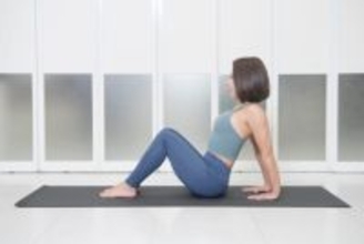 体型崩れが気になる…。１日５回だけ【お腹がスッと引き締まる】簡単エクササイズ