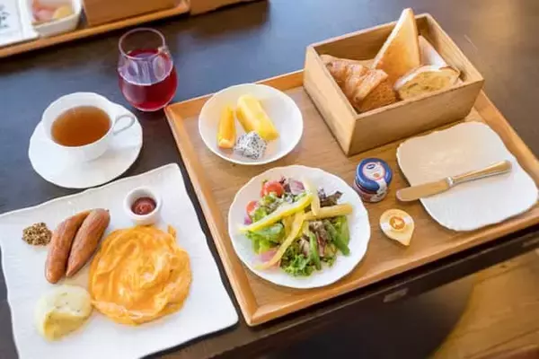 「都会の絶景を楽しみながらこだわり素材の朝食を。【ホテル ザ セレスティン銀座】のゆったり過ごす朝のひと時」の画像