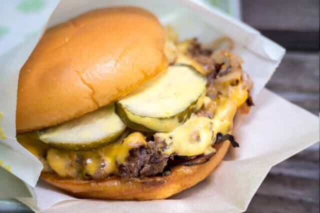 ハンバーガーレストラン【シェイク シャック】の新感覚シェイクとアメリカの「スマッシュドオニオン」が期間限定で登場