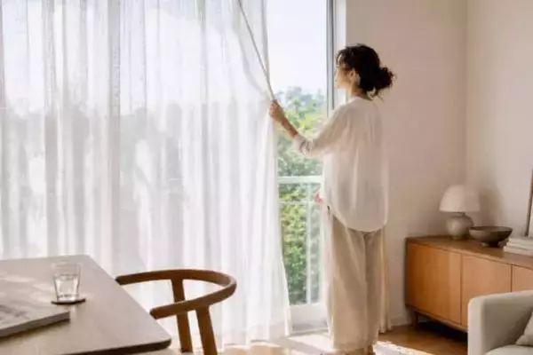 「「冷房つけっぱなしvsこまめに消す、結局どっちが節約？」夏前に見直したい“エアコンの使い方”」の画像
