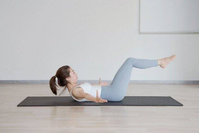 腹筋と体幹を一気に強化。減量効果も期待できる【腰周りのサイズダウンが叶う】簡単習慣