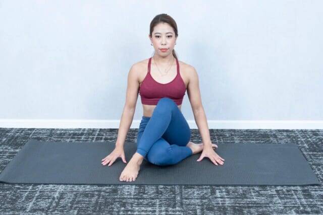 上半身が一気に軽く。１日１セット【お腹の巡りを整え“細見えライン”をつくる】簡単ポーズ