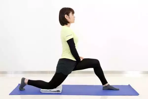 脚のラインが軽くなる。１日３分【ひざ下のむくみ・もたつきを整える】簡単ストレッチ