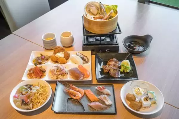 「飲み放題のラウンジも。豪華ビュッフェと絶景のパノラマに感動【大江戸温泉物語Premium 長崎ホテル清風】」の画像