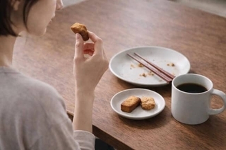“満腹まで食べる人”と“腹八分で止める人”、体型に差は出る？実は分かれ目は“食後”にあった