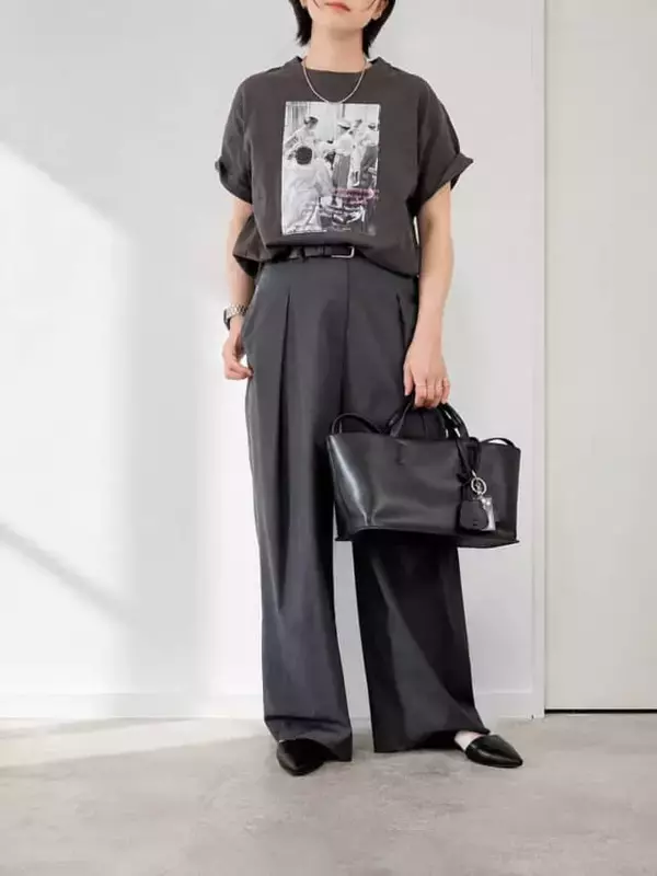 Tシャツは着方次第でこんなに洒落る。40代・50代の“きれいめカジュアル”の正解例