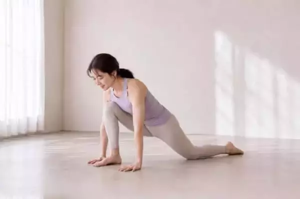 太ったわけじゃないのに脚が重たく見える…。40代から“股関節の硬さ”を見直す簡単習慣