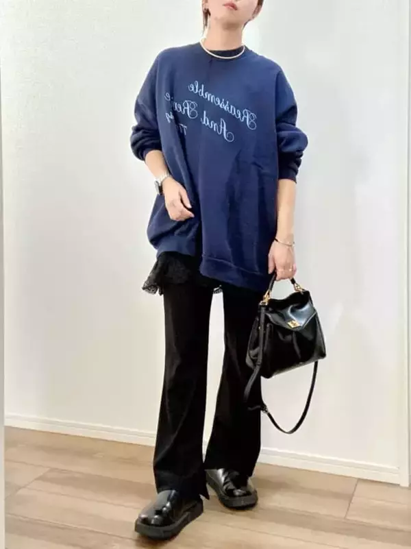 「部屋着見えしてない？40代・50代が今こそ着たい“品よく見えるスウェット”３つの鉄則」の画像