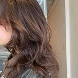 「白髪をナチュラルにぼかしたい方にも。大人感＆おしゃれ感アガる【最旬ヘアカラー】」の画像3