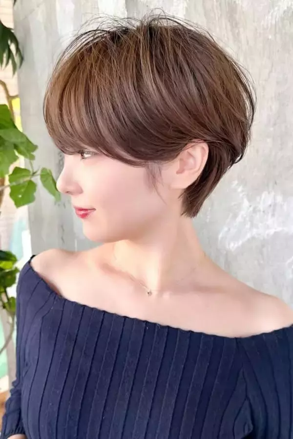 「大人世代こそ“シルエット”にこだわるべき。お似合いの【最旬ショートヘア】の作り方」の画像