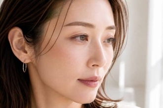 眉をしっかり描くほど顔が暑苦しく見える？真夏に映える“軽やか眉”の作り方