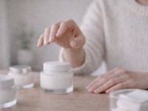 若見えよりも“清潔感とツヤ”。大人世代が『年始に見直すべきスキンケア習慣』３つ