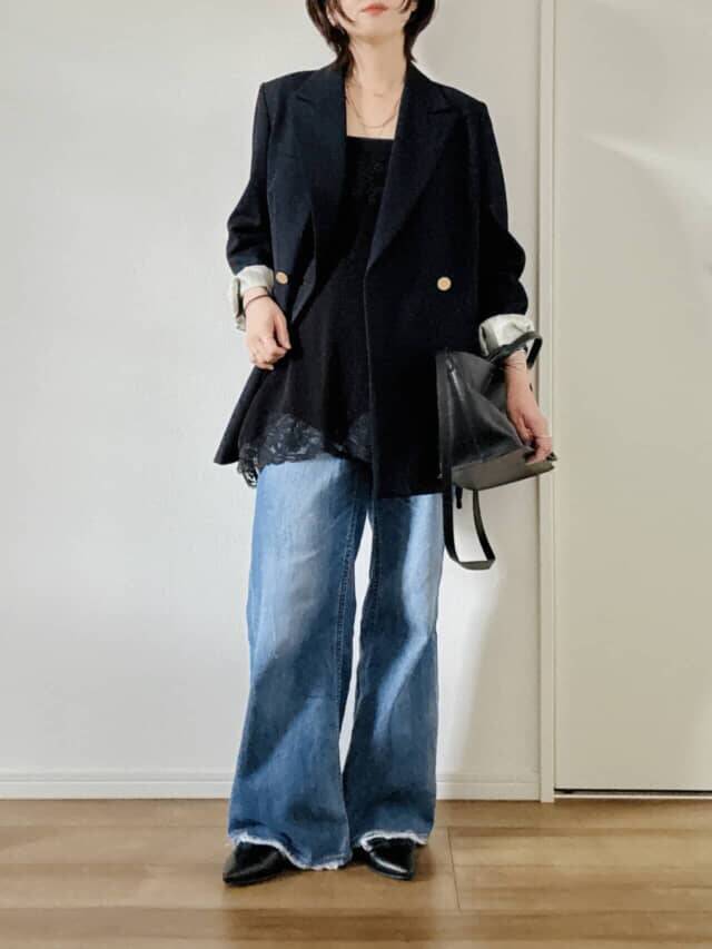 そのネイビージャケット“地味見え”してない？40代・50代が見直すべき「春インナー」の正解