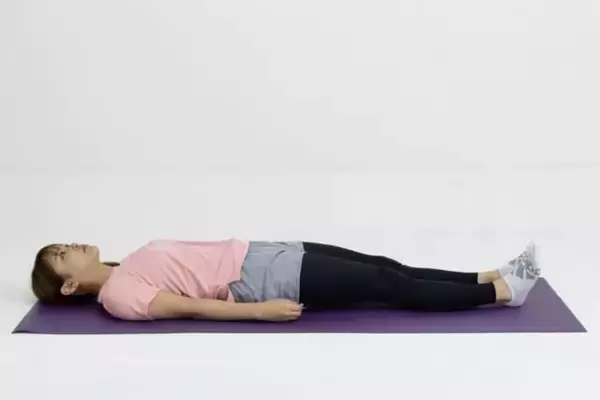 腰がふわっと軽くなる！１日３セット【代謝UP＆くびれ見えを叶える】簡単ストレッチ