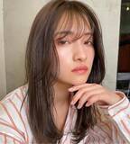 「透明感が夏髪にマッチ。きれいめな雰囲気を爆上げする【最旬ヘアカラー】３選」の画像1