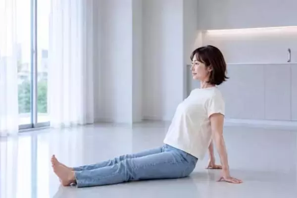 パンツ姿がなんだか決まらない…。後ろ姿の重見えを防ぐ“お尻と体幹”の簡単習慣
