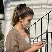 おしゃれ感引き立つ簡単ヘアアレンジ。周りと差の付く【まとめ髪】に仕上げる“ひとワザ”