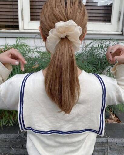 おしゃれ感引き立つ簡単ヘアアレンジ。周りと差の付く【まとめ髪】に仕上げる“ひとワザ”