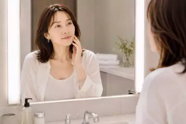 【40代・50代】シミも毛穴も隠したい。でも隠しすぎない。2026初夏ベースメイクの新ルール