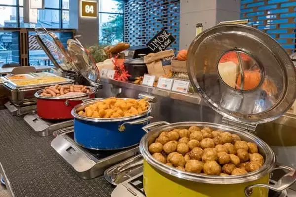 「名古屋めしとヘルシーメニューの朝食ビュッフェ。【イビススタイルズ名古屋】で迎える美味しい目覚め」の画像