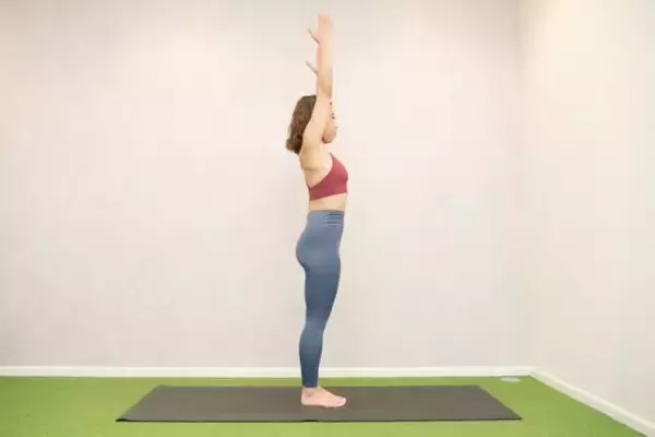 猫背で“老け見え”してませんか？１日１セット【姿勢と腰まわりが変わる】簡単ポーズ