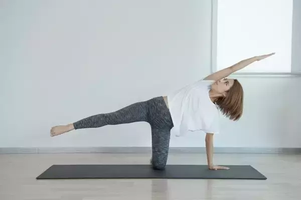 「ウエストの引き締め効果大。１日１セット【細くてくびれた腰周りに導く】簡単習慣」の画像