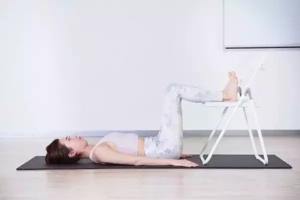 太もも裏を鍛えるだけで脚が変わる。１日１セット【下半身まるごと細見えを叶える】簡単エクササイズ