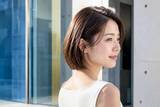 「夕方、トップがぺたんこ…。晩夏の髪は「分け目の線をぼかす」と軽く見える」の画像1